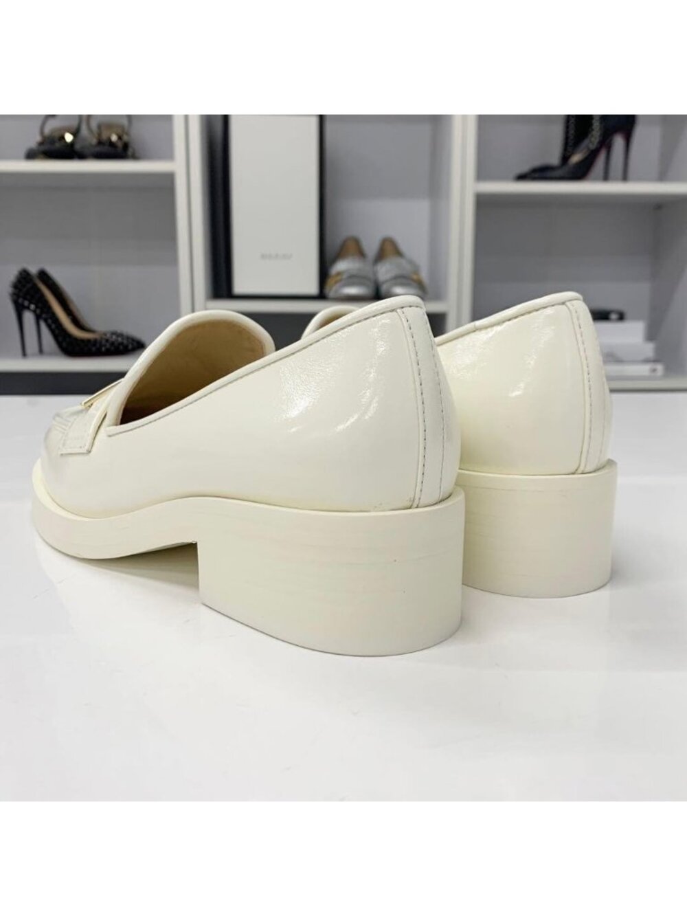 Chanel Coco Mark Leather Loafers White - Picture 4 of 10